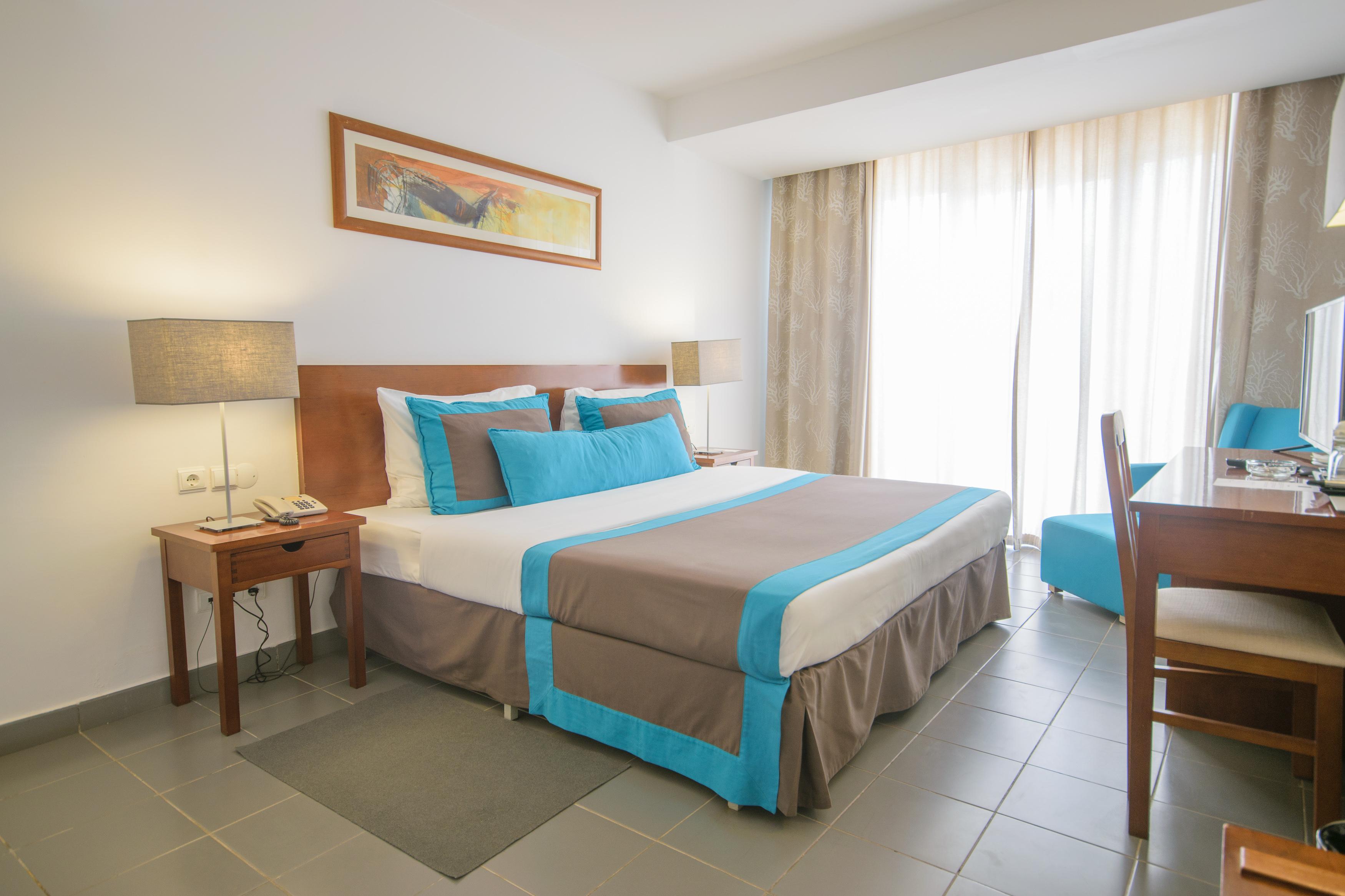 Hotel Oasis Praiamar 4*