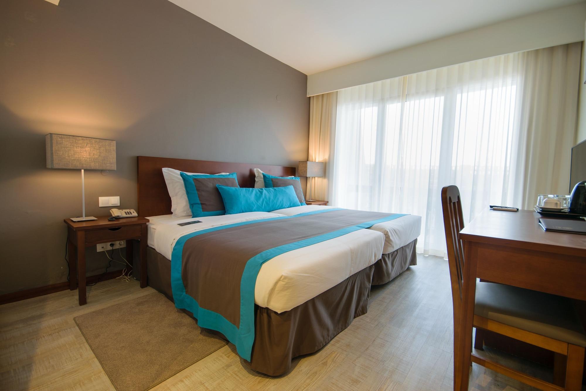Hotel Oasis Praiamar 4*
